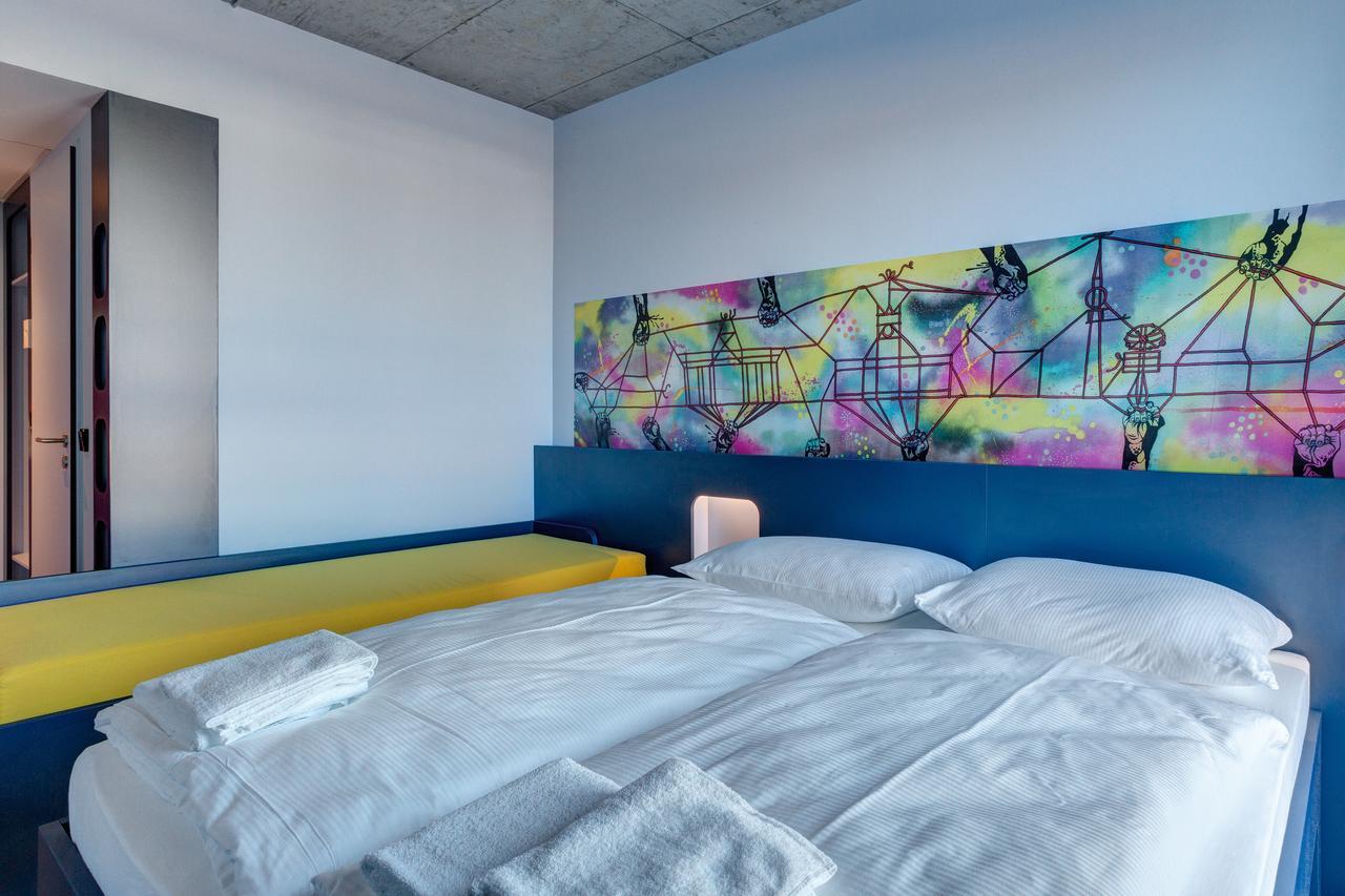 Meininger Hotel Berlin East Side Gallery Exterior photo