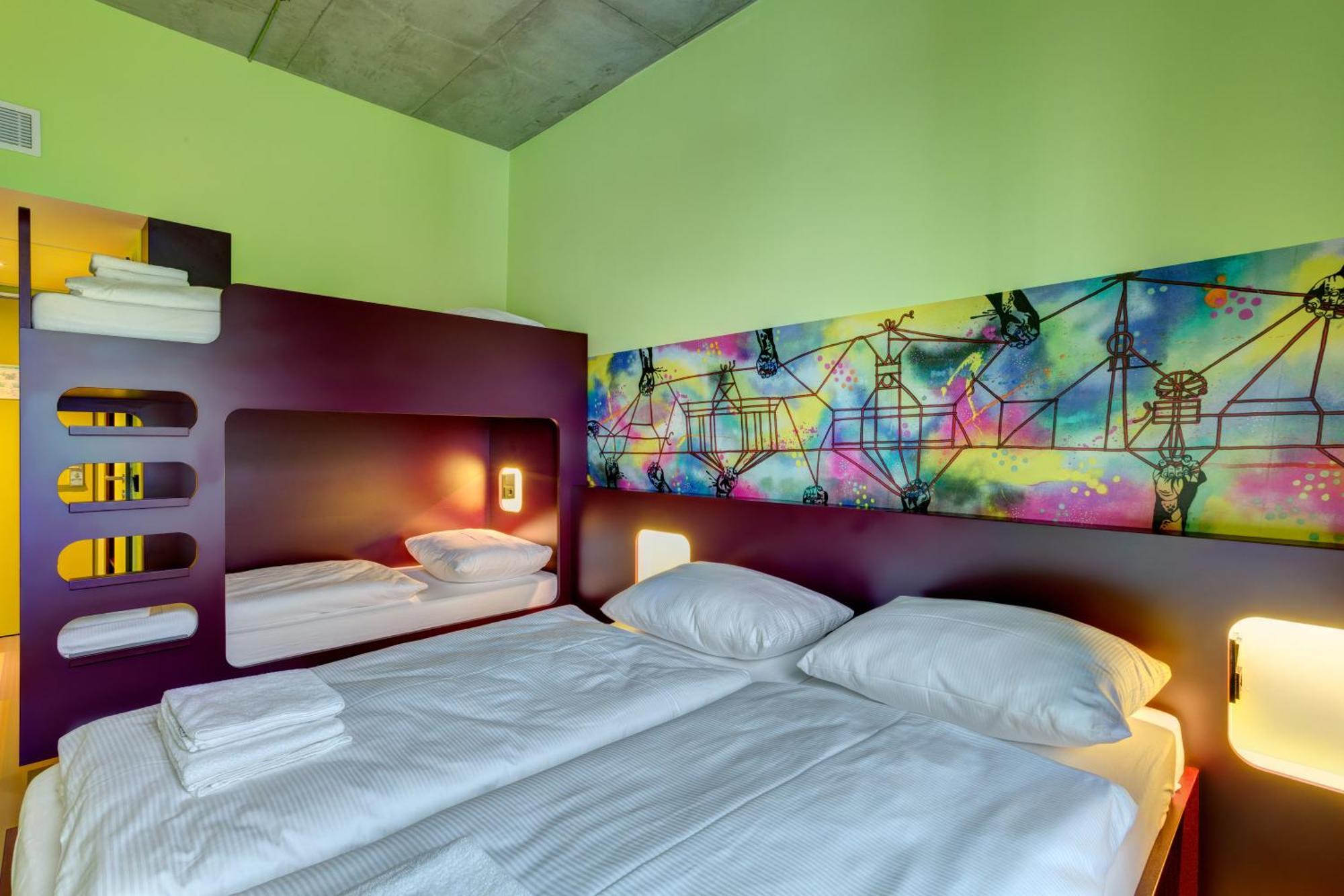 Meininger Hotel Berlin East Side Gallery Exterior photo