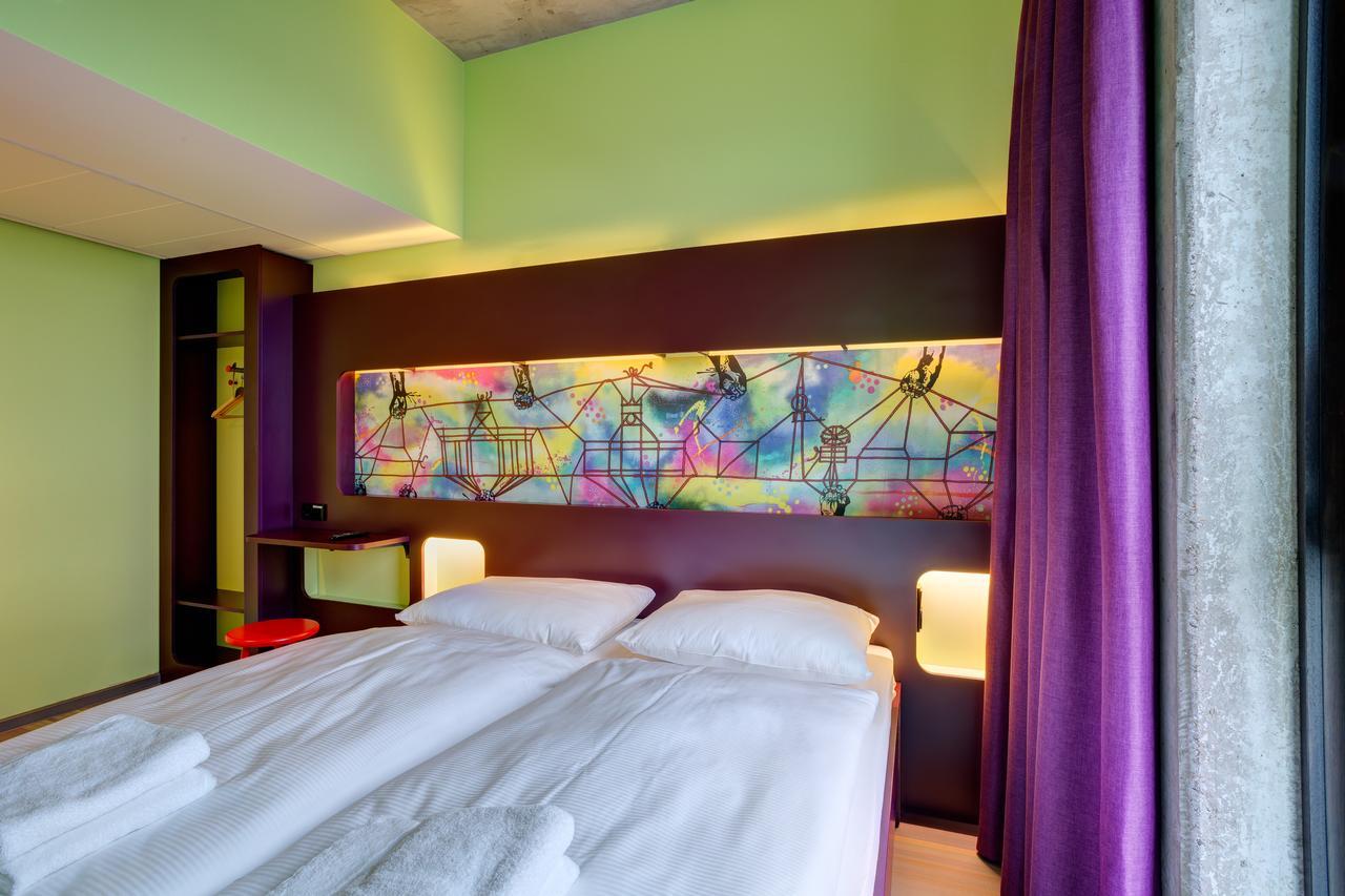 Meininger Hotel Berlin East Side Gallery Exterior photo