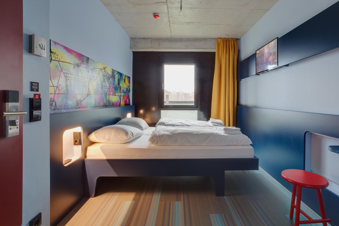 Meininger Hotel Berlin East Side Gallery Exterior photo