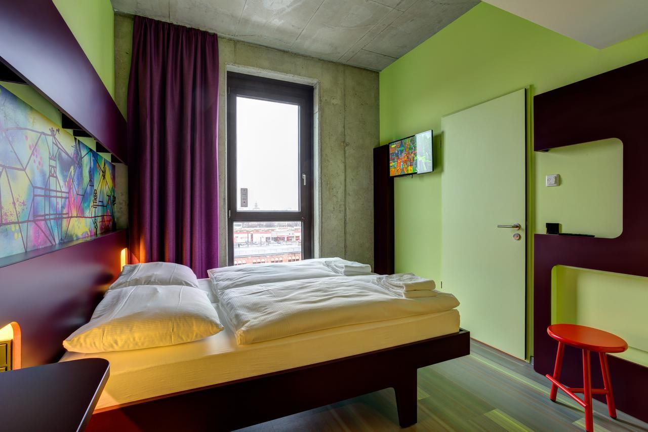 Meininger Hotel Berlin East Side Gallery Exterior photo